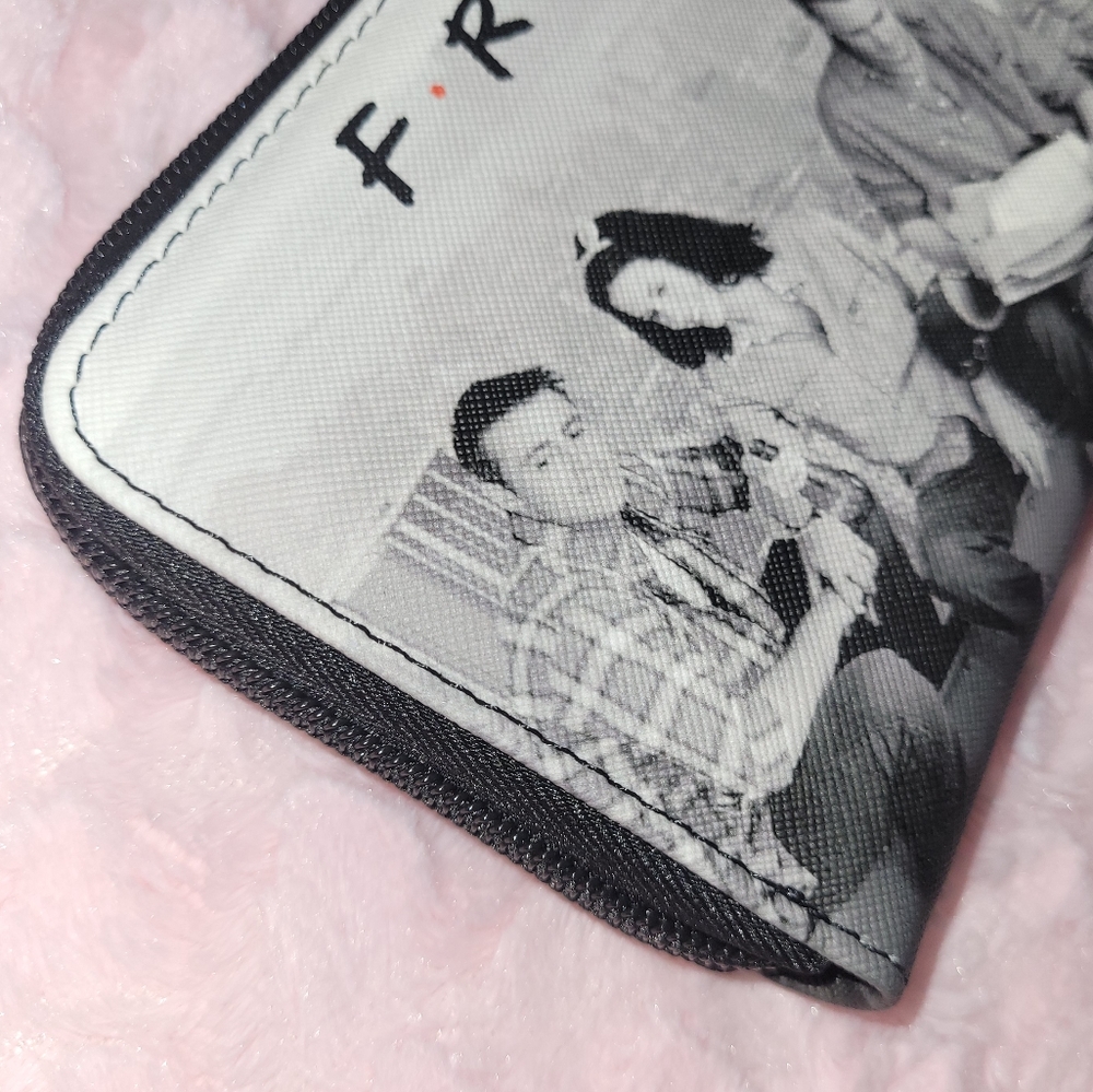 F•R•I•E•N•D•S zip-around wallet - Picture 10 of 16